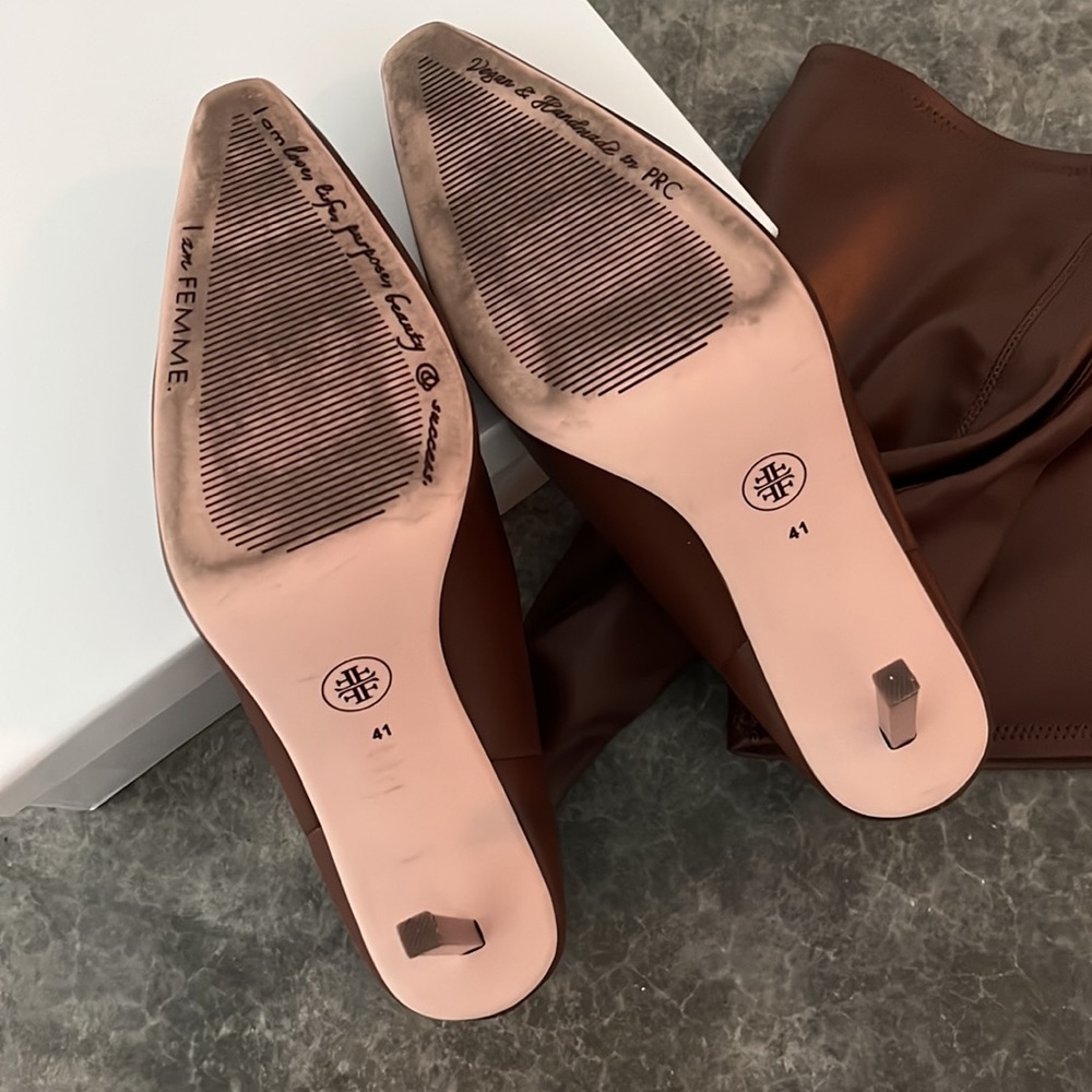 Chic Brown Leather Ankle Boots - Picture 4 of 8